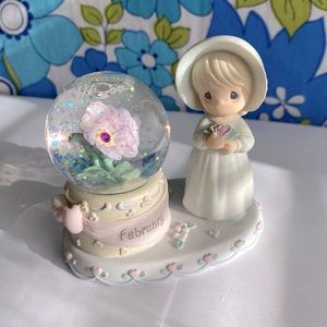 Vintage Enesco Precious Moments February glitter water globe figurine